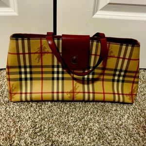 Classic Burberry nova check bag